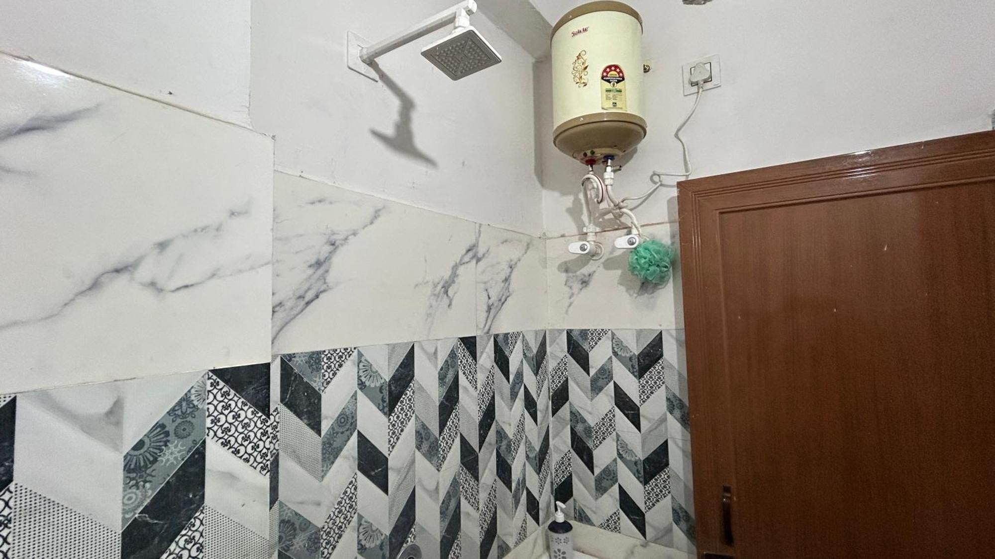 The Comfort Corner Inn- Homestay * New Delhi